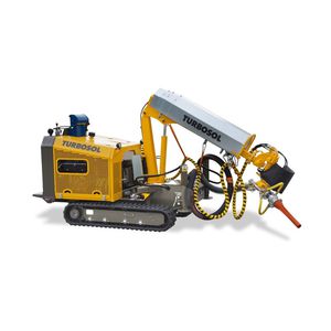 concrete spraying machine / tracked
