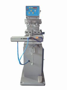pad printing machine with closed ink cup / for the toy industry