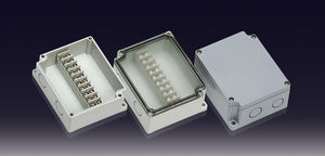 安装在墙上的接线盒