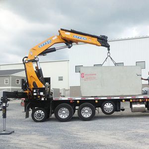 truck-mounted crane