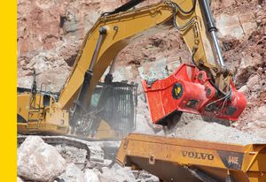 screener-crusher bucket