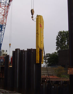 hydraulic pile-driving hammer