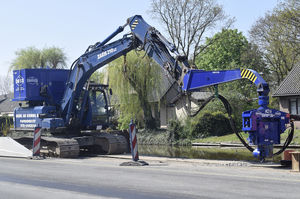 hydraulic pile driver 1