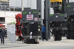 hydraulic pile driver