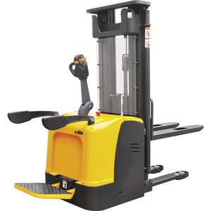 electric stacker truck 1