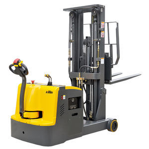 counterbalanced stacker truck 1
