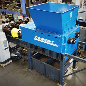 three-shaft shredder