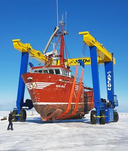 自走式龙门起重机