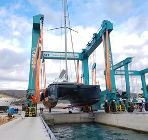 自走式龙门起重机