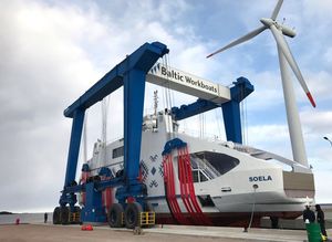 自走式龙门起重机