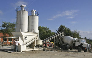 半移动式混凝土配料装置