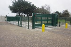 pedestrian gate