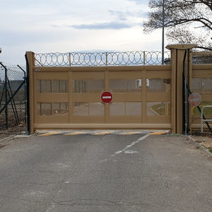 pedestrian gate 1