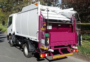 waste collection vehicle