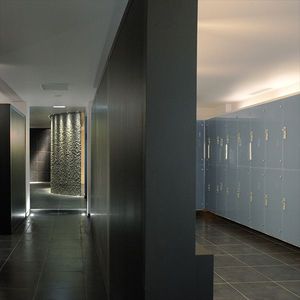 hotel locker
