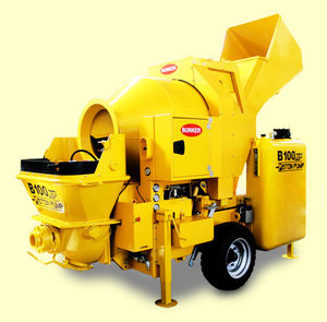 trailer-mounted concrete pump / for construction