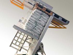 固定托盘更换器