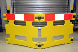 protective barrier / portable / folding / plastic