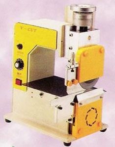 plastic cutting machine