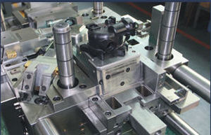 technical parts plastic injection mold / large series / for the automotive industry / for the electronics industry