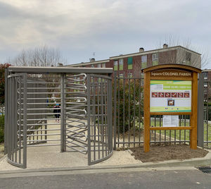 full-height turnstile