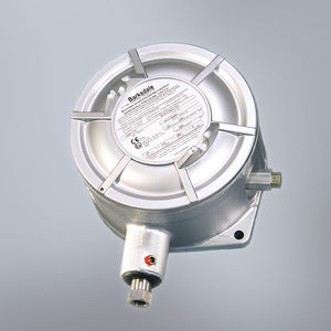 Bourdon tube pressure switch