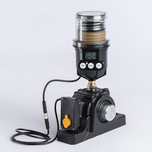 lubricator with vibration sensor