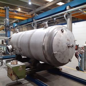 vertical vessel