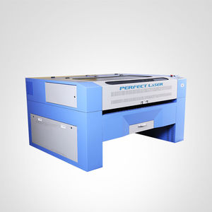 CO2 laser cutting machine