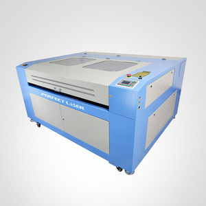 CO2 laser cutting machine
