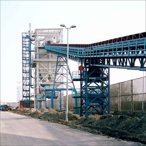 railroad car loading system