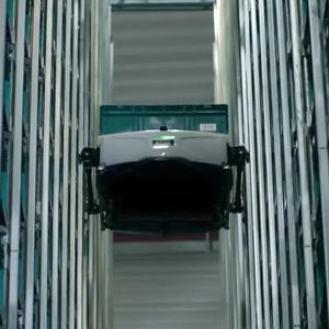 warehouse stacker crane
