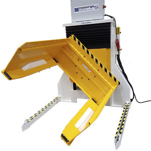 tilting pallet lift