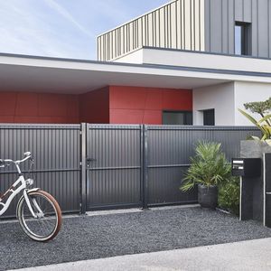 swing gate 1