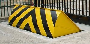 automatic retractable bollard