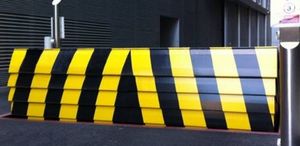 automatic retractable bollard