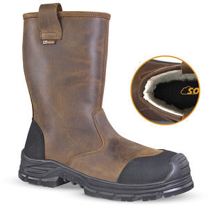 industrial use safety boots 1