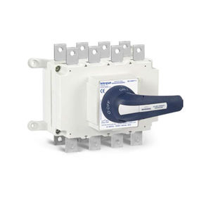 4-pole disconnect switch