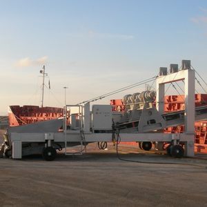 more than 6 axles self-propelled trailer