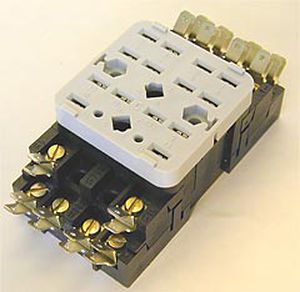 square-based relay socket