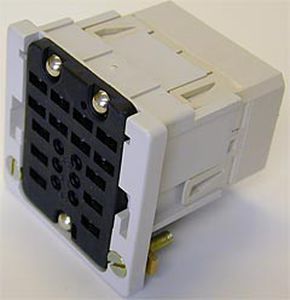 square-based继电器插座