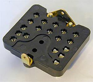 square-based继电器插座