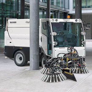 compact suction sweeper