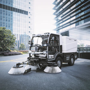 compact sweeper