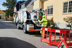 truck-mounted outdoor cleaning machine