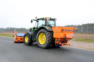 truck salt spreader 1