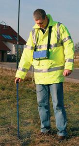 hydrogen leak detector / portable