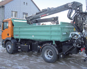 truck-mounted crane