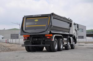 3-axle truck tipper