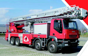 卡车安装的消防平台
